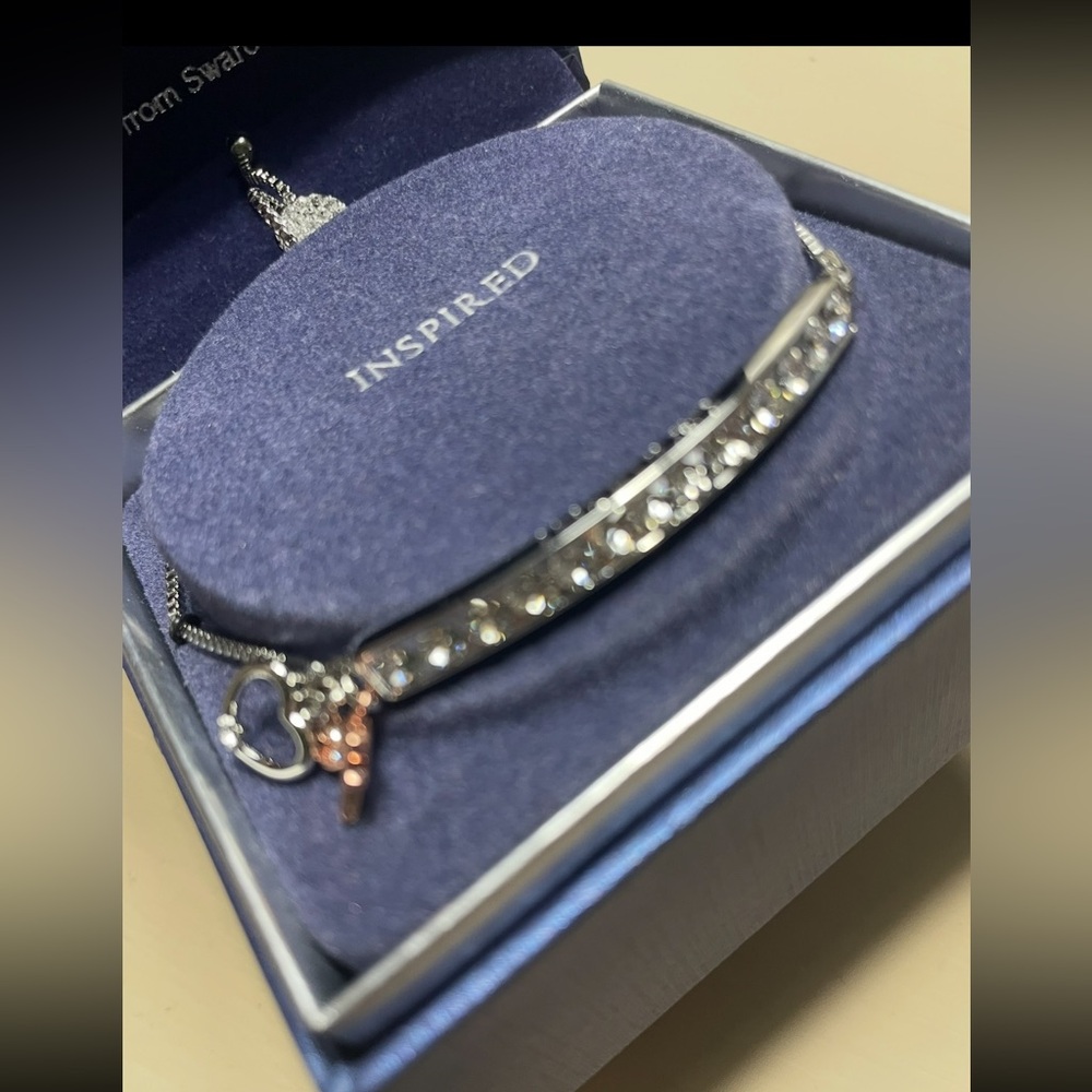 Swarovski Bracelet with Dragonfly Charms - Picture 4 of 8